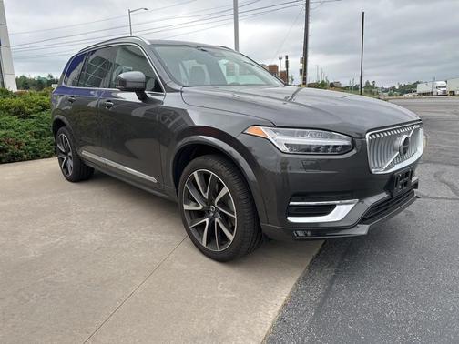 2024 Volvo XC90 B6 Plus Bright Theme 7-Seater