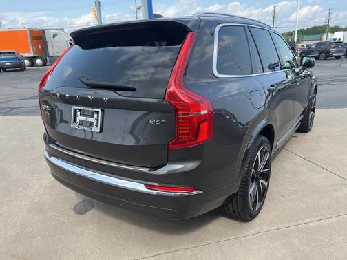 2024 Volvo XC90 B6 Plus Bright Theme 7-Seater