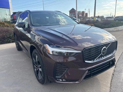 Mulberry Metallic 2026 Volvo XC60 B5 Plus