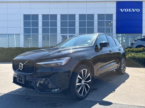 Onyx Black Metallic 2025 Volvo XC60 B5 Plus