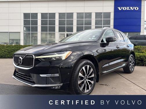 Onyx Black Metallic 2023 Volvo XC60 B5 Plus Bright Theme