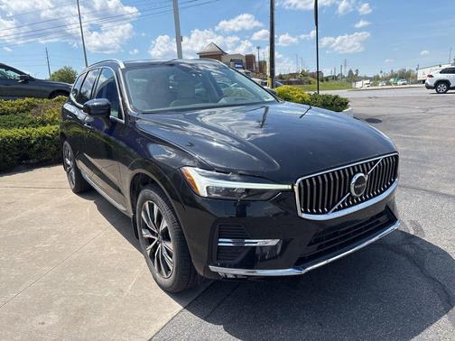Onyx Black Metallic 2023 Volvo XC60 B5 Plus Bright Theme
