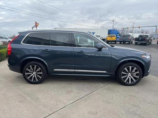 2025 Volvo XC90 B5 Plus