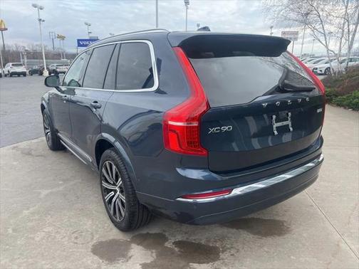 2025 Volvo XC90 B5 Plus