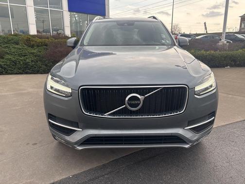 Gray Metallic 2019 Volvo XC90 T6 Momentum