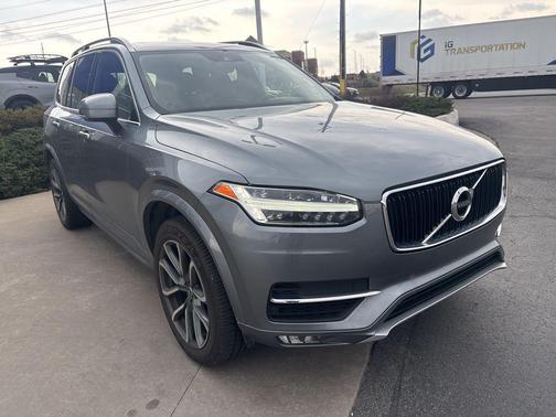 Gray Metallic 2019 Volvo XC90 T6 Momentum