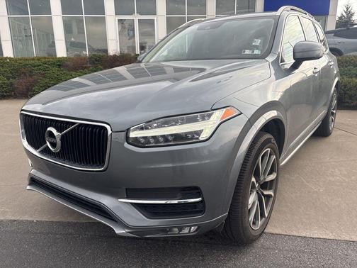 Gray Metallic 2019 Volvo XC90 T6 Momentum