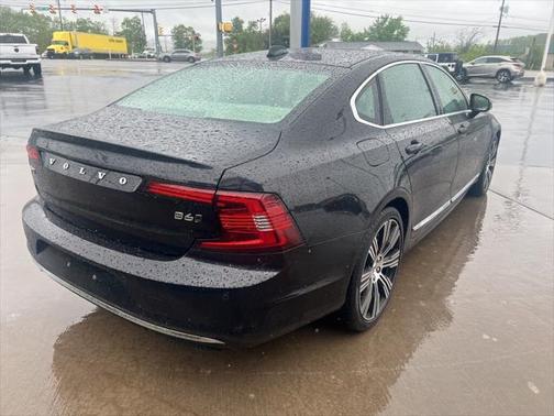 2025 Volvo S90 B6 Plus