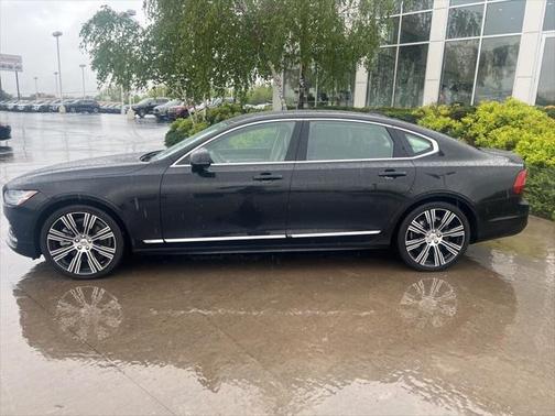 2025 Volvo S90 B6 Plus