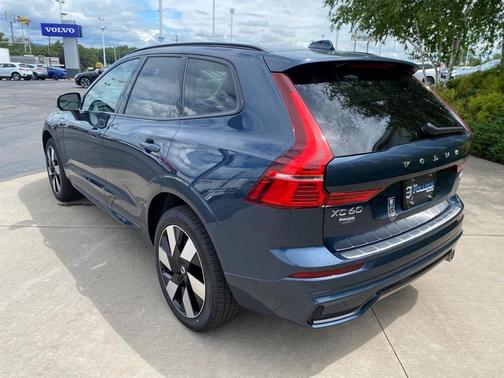 2025 Volvo XC60 Plug-In Hybrid Plus