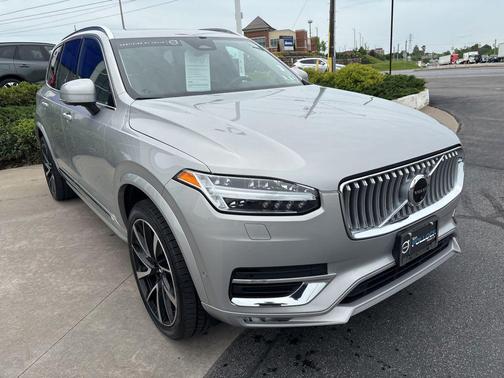 Silver Dawn Metallic 2023 Volvo XC90 B5 Plus