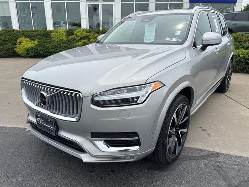 Silver Dawn Metallic 2023 Volvo XC90 B5 Plus