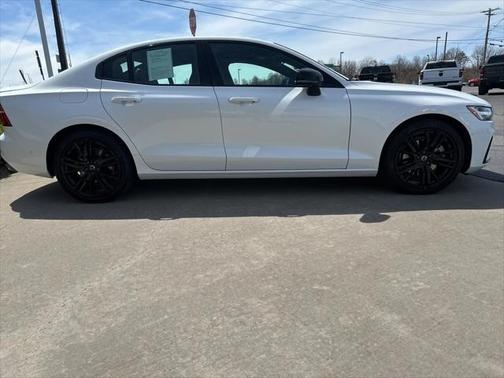2024 Volvo S60 B5 Plus Black Edition