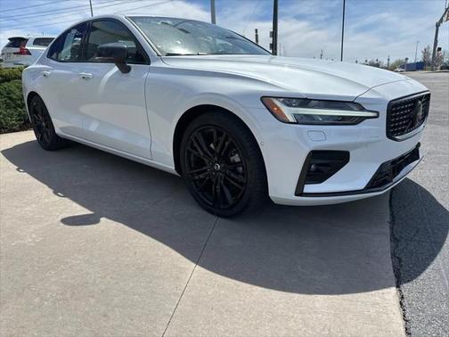 2024 Volvo S60 B5 Plus Black Edition