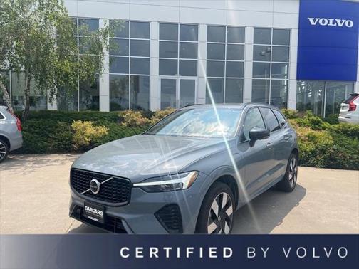 2024 Volvo XC60 Recharge Plug-In Hybrid T8 Plus Dark Theme