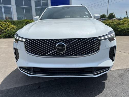 Crystal White Pearl 2026 Volvo XC90 Core, B5 AWD Gas (mild hybrid), Gasoline, Bright, 7 Seats