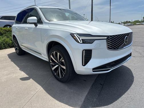 Crystal White Pearl 2026 Volvo XC90 Core, B5 AWD Gas (mild hybrid), Gasoline, Bright, 7 Seats