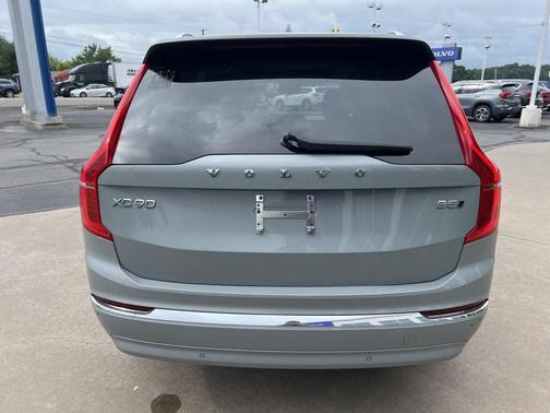 2025 Volvo XC90 B5 Core