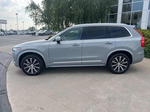 2025 Volvo XC90 B5 Core