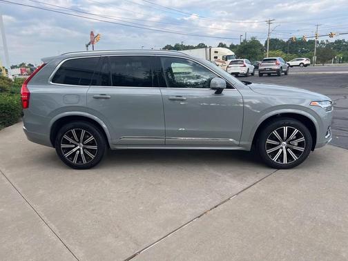 2025 Volvo XC90 B5 Core
