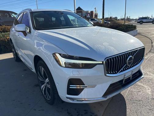 2023 Volvo XC60 B5 Plus Bright Theme