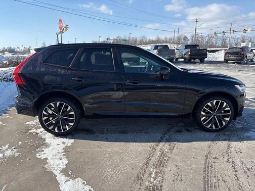 2026 Volvo XC60 B5 Ultra