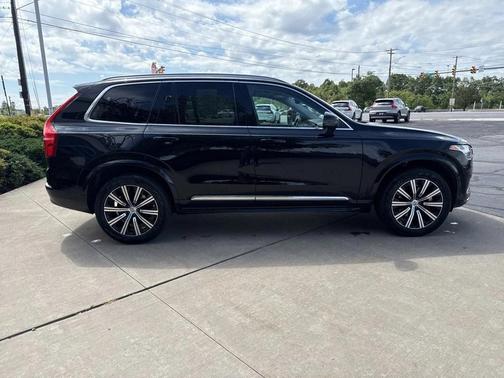 2025 Volvo XC90 B5 Core