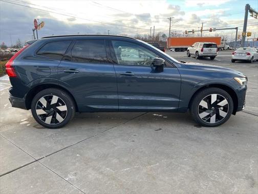 2025 Volvo XC60 Plug-In Hybrid T8 Plus