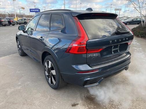 2025 Volvo XC60 Plug-In Hybrid T8 Plus