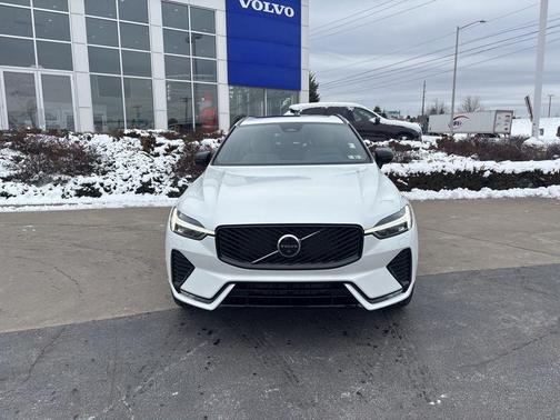2026 Volvo XC60 B5 Plus