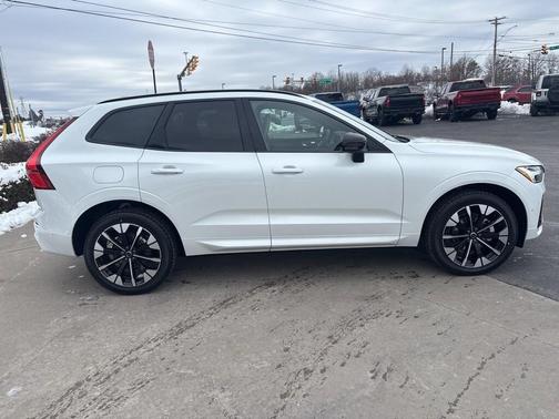 2026 Volvo XC60 B5 Plus