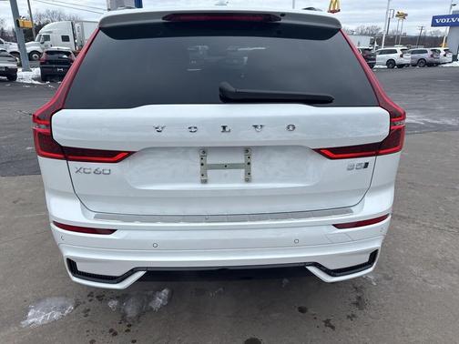 2026 Volvo XC60 B5 Plus