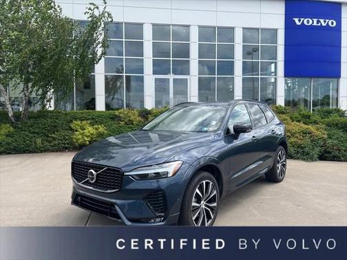 2023 Volvo XC60 B5 Plus Dark Theme
