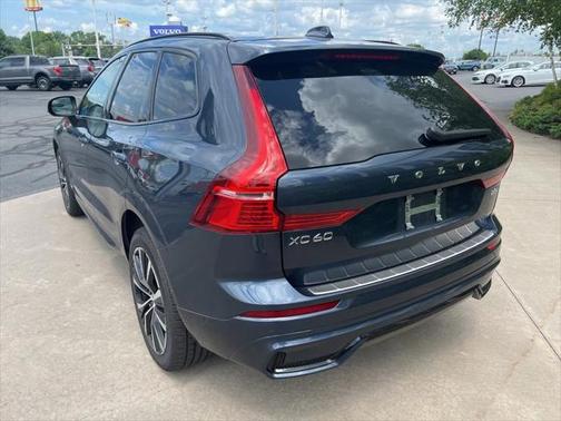 2023 Volvo XC60 B5 Plus Dark Theme