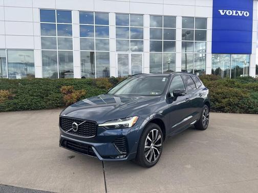2023 Volvo XC60 B5 Plus Dark Theme