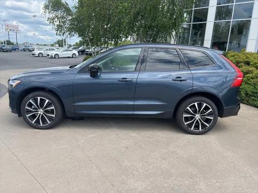 2023 Volvo XC60 B5 Plus Dark Theme