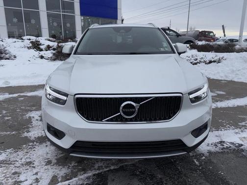 2021 Volvo XC40 T5 Momentum