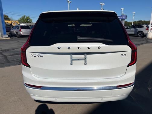 2025 Volvo XC90 B5 Plus 7-Seater