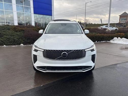 2026 Volvo XC90 B6 Core