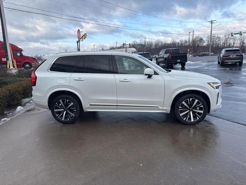 2026 Volvo XC90 B6 Core