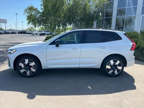 2025 Volvo XC60 Plug-In Hybrid T8 Plus