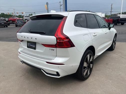 2025 Volvo XC60 Plug-In Hybrid T8 Plus