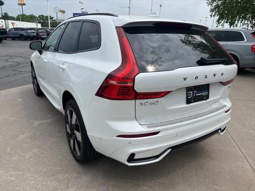 2025 Volvo XC60 Plug-In Hybrid T8 Plus