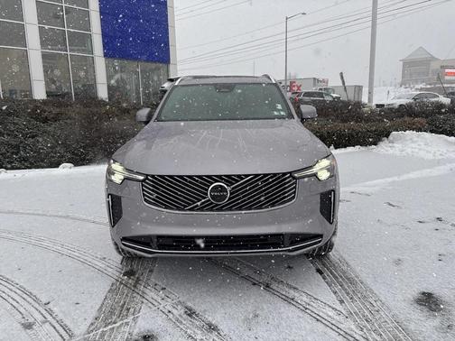 2026 Volvo XC90 Plus, B6 AWD Gas (mild hybrid), Gasoline, Bright, 6 Seats