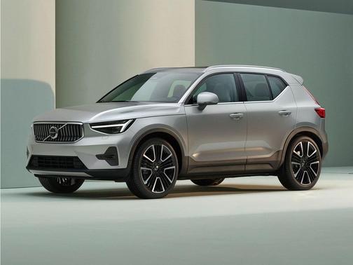 Thunder Grey Metallic 2023 Volvo XC40 B5 Plus Dark Theme
