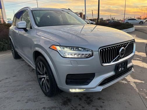 2023 Volvo XC90 B5 Core