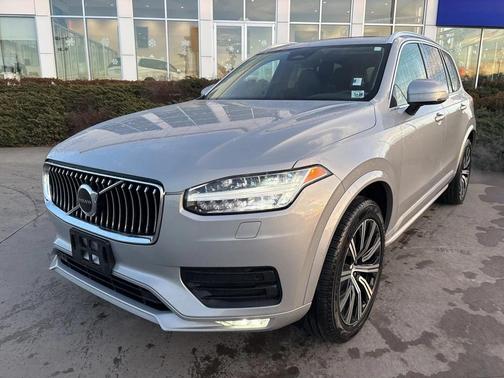 2023 Volvo XC90 B5 Core