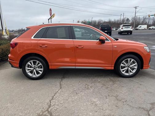 2025 Audi Q3 Premium 45 TFSI S line quattro Tiptronic