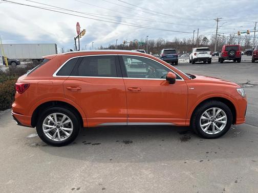 2025 Audi Q3 Premium 45 TFSI S line quattro Tiptronic