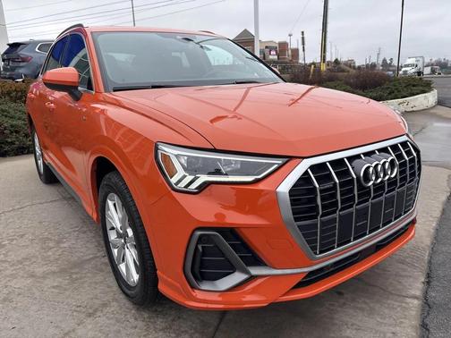 2025 Audi Q3 Premium 45 TFSI S line quattro Tiptronic